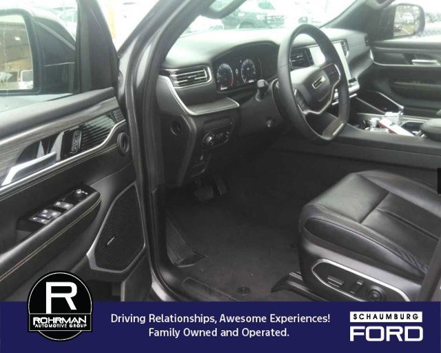 Used 2024 Jeep Wagoneer Series II w/ Flexible Seating Group AWD/4WD image 5