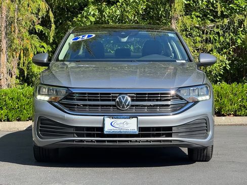 Used 2024 Volkswagen Jetta SE FWD image 35