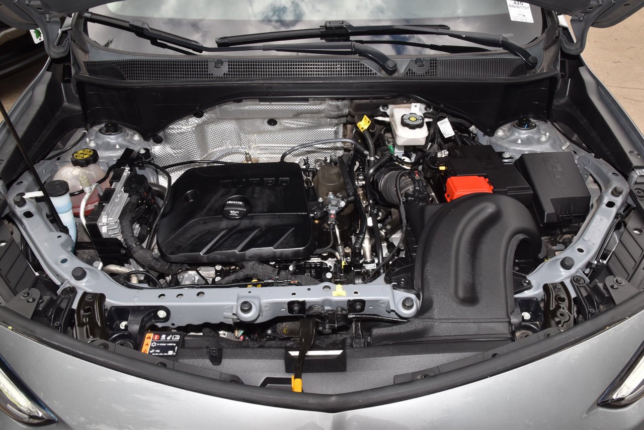Used 2024 Buick Encore GX Sport Touring w/ Comfort Package FWD image 37