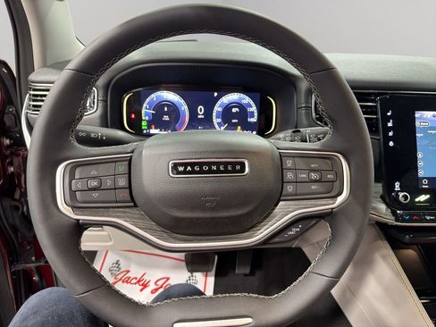 Used 2024 Jeep Wagoneer Series II w/ Flexible Seating Group image 25