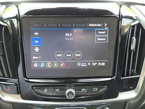 Certified 2023 Chevrolet Traverse LT w/ LT Premium Package FWD image 18