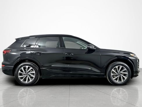 Used 2025 Audi Q6 e-tron Premium w/ Convenience Package image 6