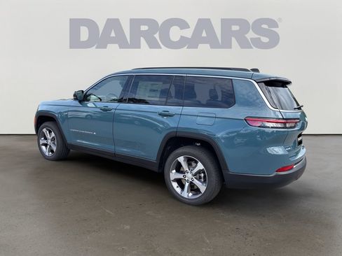 New 2026 Jeep Grand Cherokee L Limited w/ Luxury Tech Group II AWD/4WD image 5