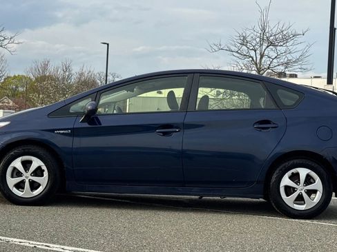 Used 2014 Toyota Prius Three FWD image 10