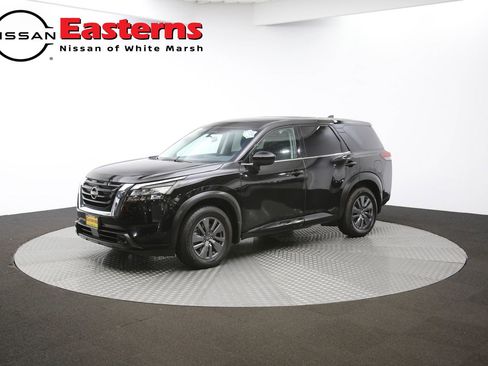 Used 2024 Nissan Pathfinder S image 69