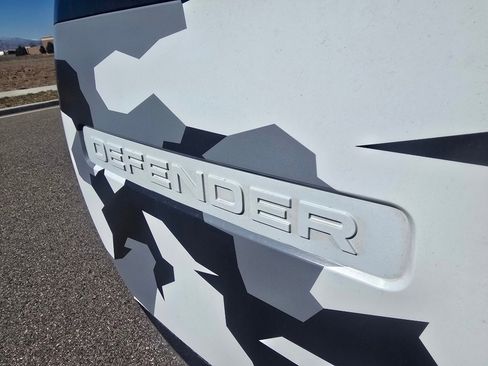 Used 2023 Land Rover Defender 130 X-Dynamic SE image 10