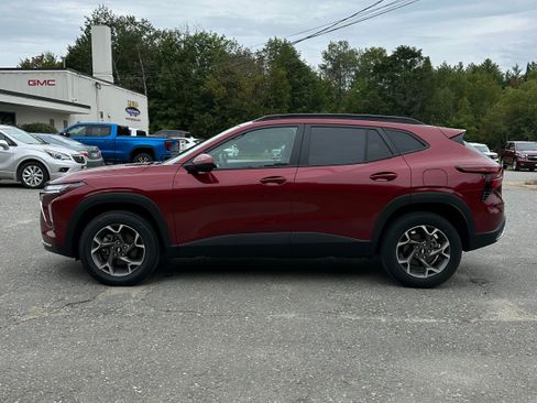 Used 2024 Chevrolet Trax LT FWD image 6