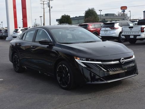 New 2026 Nissan Sentra SR w/ Floor Mat Package image 3