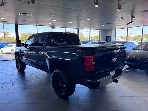 Used 2018 Chevrolet Silverado 1500 LT w/ LT Eassist Package image 5