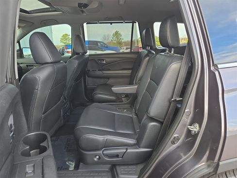 Used 2019 Honda Pilot Touring image 17