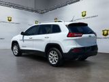 Used 2018 Jeep Cherokee Latitude image 3