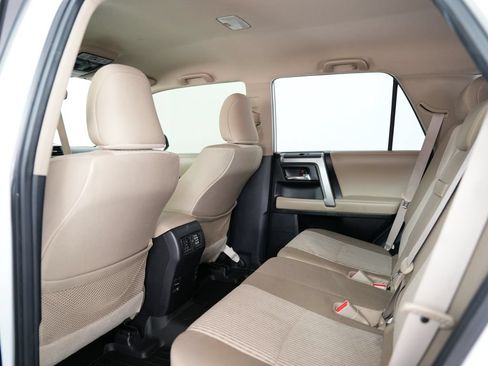 Used 2015 Toyota 4Runner SR5 AWD/4WD image 40