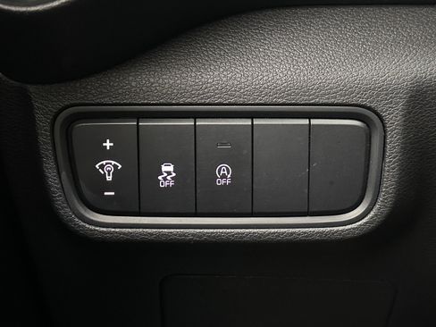 Used 2023 Kia Soul LX w/ LX Technology Package image 19