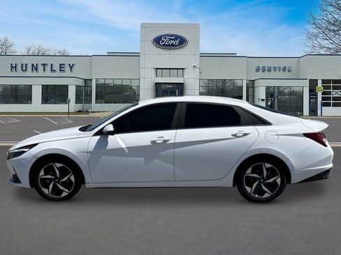 Used 2023 Hyundai Elantra Limited w/ Cargo Package FWD image 5