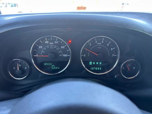 Used 2014 Jeep Wrangler Unlimited Sahara w/ Connectivity Group AWD/4WD image 14