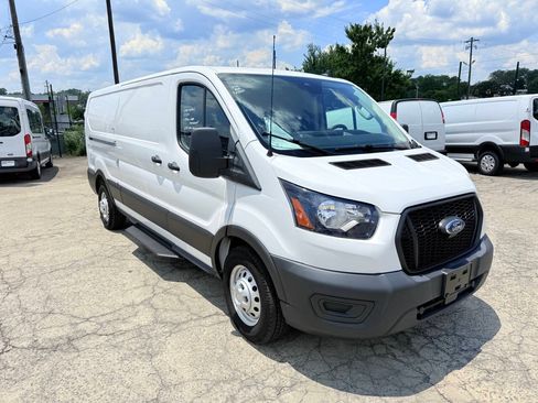 Used 2022 Ford Transit 350 Low Roof AWD image 7