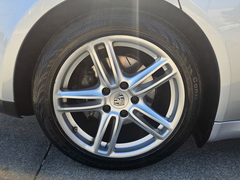 Used 2016 Porsche Panamera 4 w/ Premium Package Plus image 15