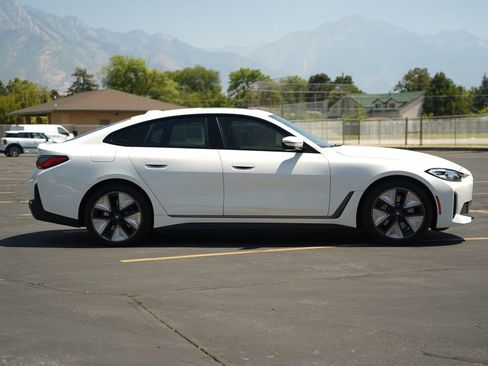 Used 2023 BMW i4 eDrive35 w/ Premium Package RWD image 6