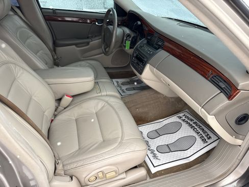 Used 2003 Cadillac De Ville 4dr Sdn w/ Comfort & Convenience Package image 5