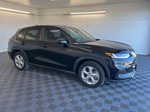 Certified 2023 Honda HR-V LX image 3