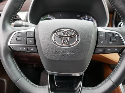 Used 2020 Toyota Highlander Platinum AWD/4WD image 25