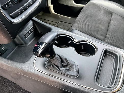 Used 2019 Dodge Durango GT RWD image 16