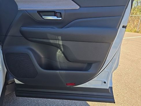 Certified 2026 Toyota Grand Highlander Platinum image 32