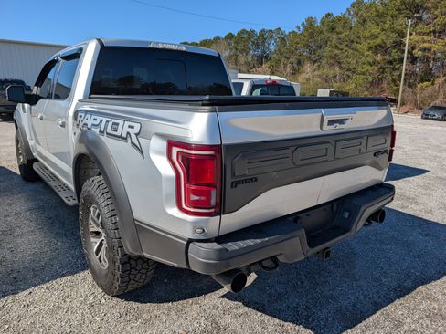 Used 2017 Ford F150 Raptor w/ Equipment Group 802A Luxury image 4
