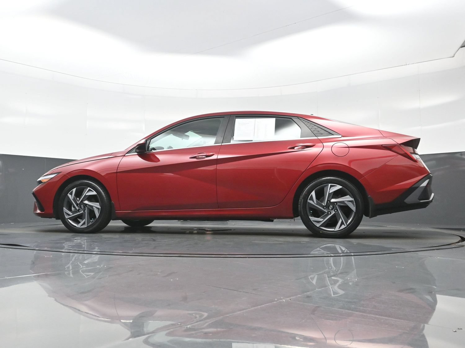 Certified 2024 Hyundai Elantra SEL w/ Convenience Package FWD image 27