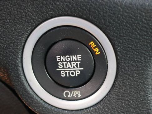 Used 2019 Dodge Charger SXT AWD/4WD image 13