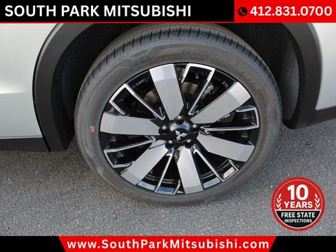 New 2026 Mitsubishi Outlander SE image 32