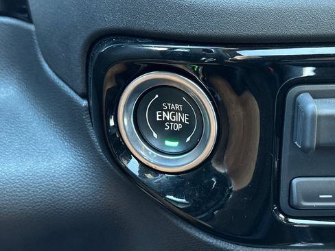 Used 2024 Chevrolet Silverado 1500 High Country w/ Technology Package image 22