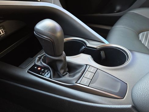 Used 2024 Toyota Camry SE image 26