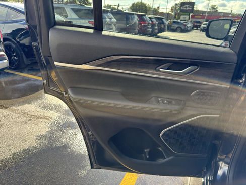 Used 2023 Jeep Grand Cherokee 4XE image 32