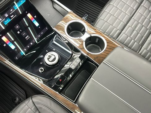 Used 2025 Cadillac Escalade ESV Sport Platinum image 20