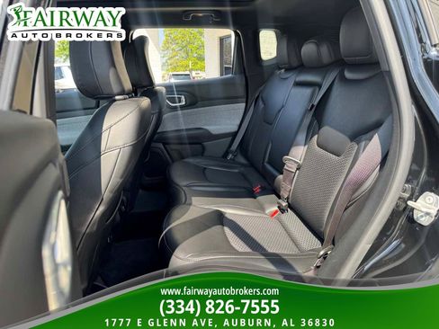 Used 2023 Jeep Compass Latitude w/ Sun and Sound Group image 11