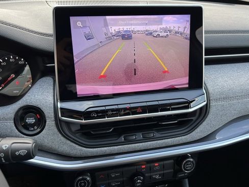 Used 2024 Jeep Compass Latitude w/ Sun and Sound Group image 12