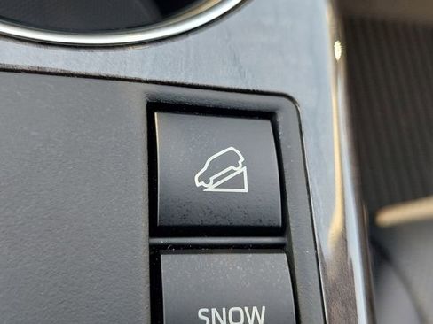 Used 2025 Toyota Highlander Limited image 30