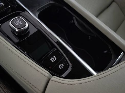 Used 2022 Volvo S90 B6 Inscription w/ Advanced Package AWD/4WD image 34