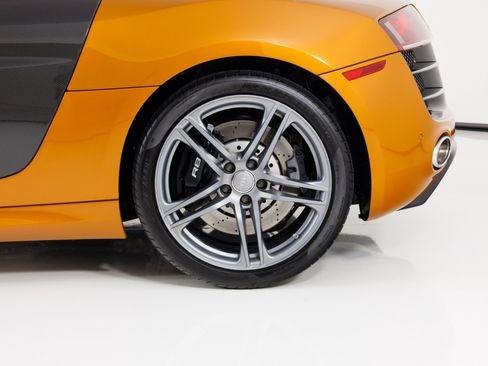 Used 2011 Audi R8 V10 AWD/4WD image 10