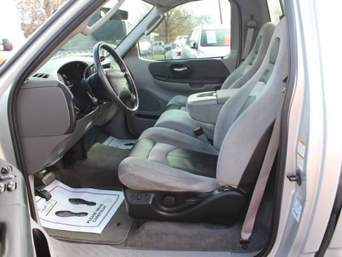 Used 2004 Ford F150 Lightning image 17