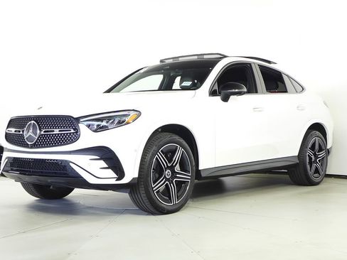 Used 2024 Mercedes-Benz GLC 300 4MATIC image 2