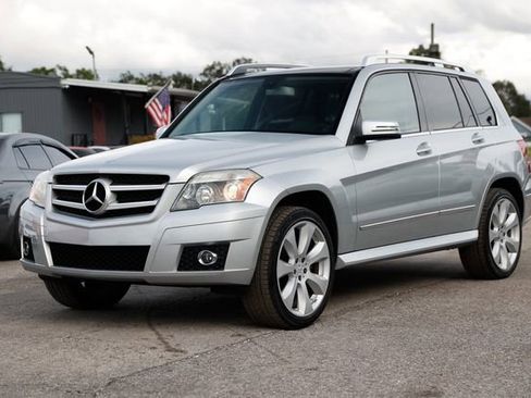 Used 2010 Mercedes-Benz GLK 350 2WD w/ Multimedia Pkg image 4