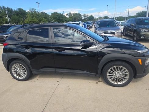Used 2019 Hyundai Kona SEL FWD image 2