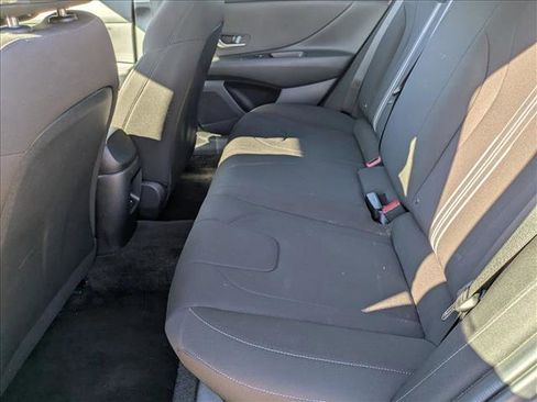 Used 2024 Hyundai Elantra SEL image 12