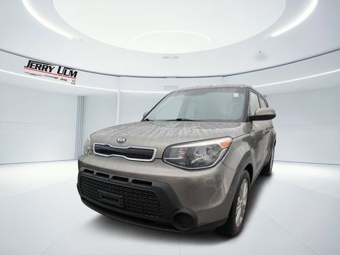 Used 2015 Kia Soul + image 6