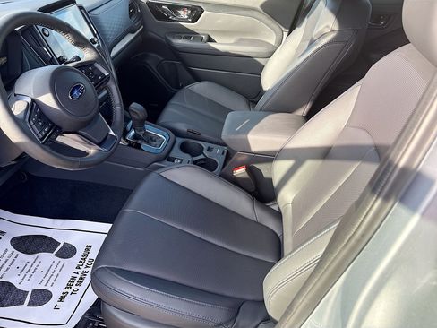 Used 2025 Subaru Forester Limited image 23