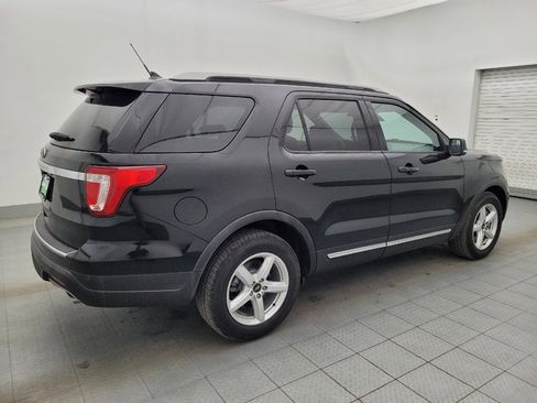 Used 2018 Ford Explorer XLT w/ Equipment Group 202A image 10