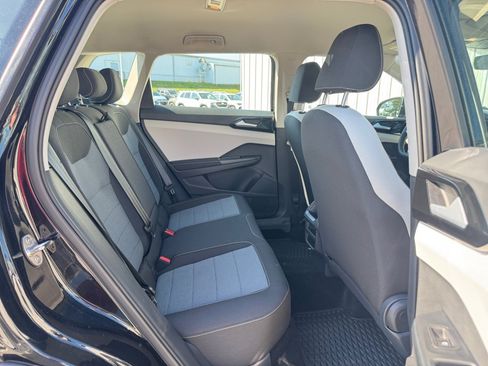 Certified 2025 Volkswagen Taos S AWD/4WD image 33