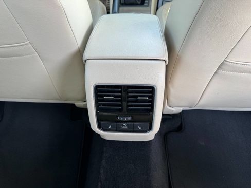 Used 2017 Volkswagen Passat 1.8T SEL Premium FWD image 14